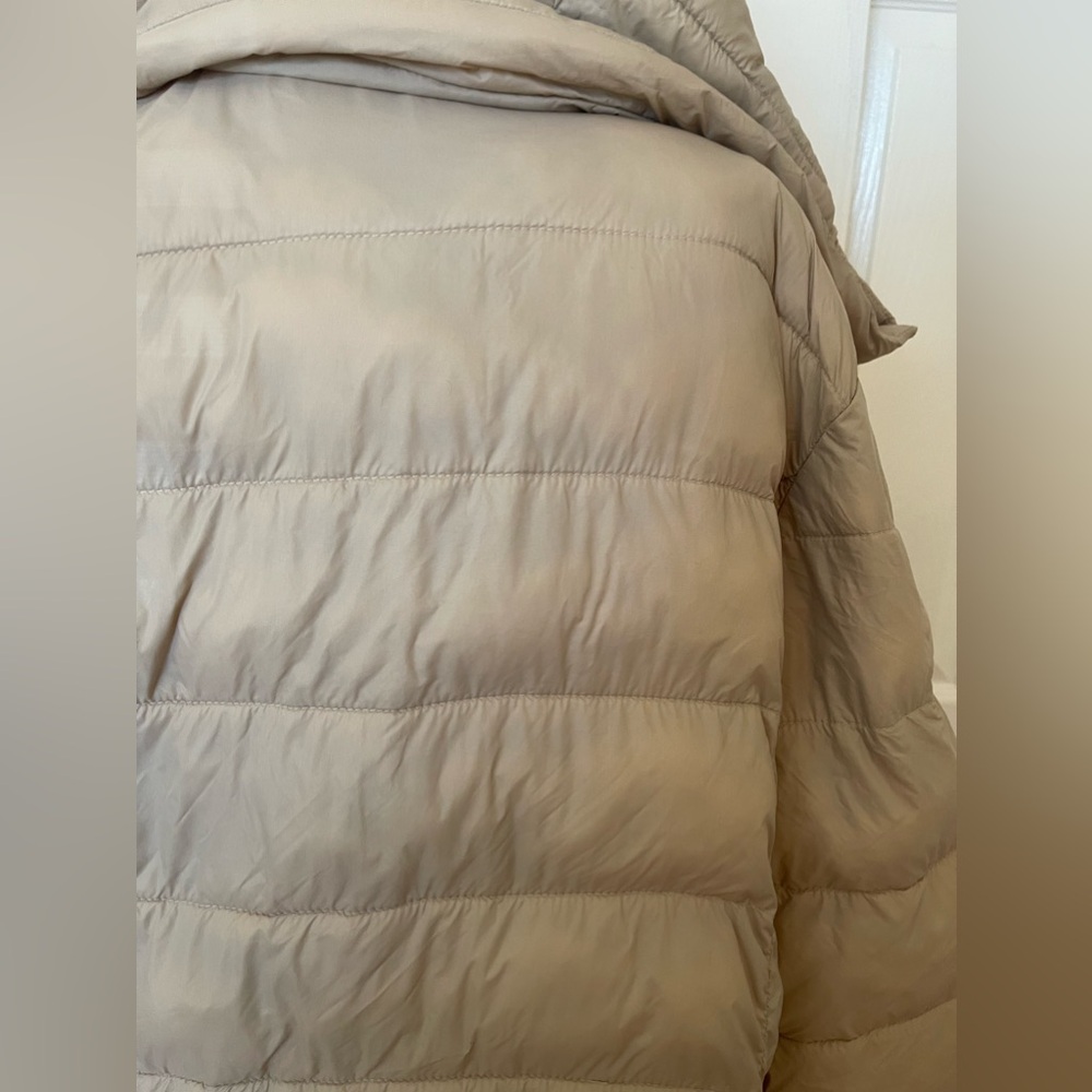 Abercrombie And Fitch Lightweight Packable Puffer… - image 4